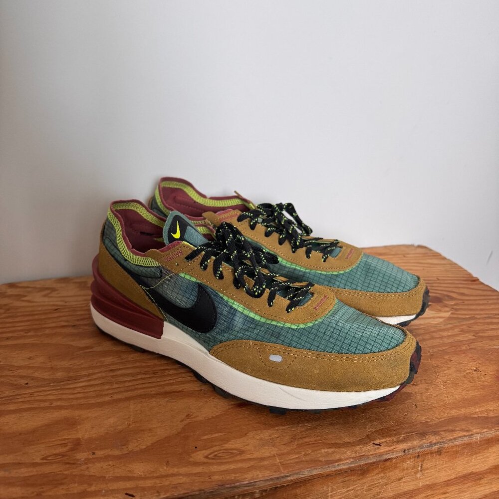 Nike Waffle One SE Golden Moss Size 7.5